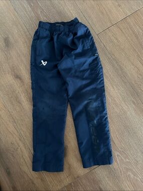 Bauer Team  boys light weight hockey pants. SIZE XS/TP.